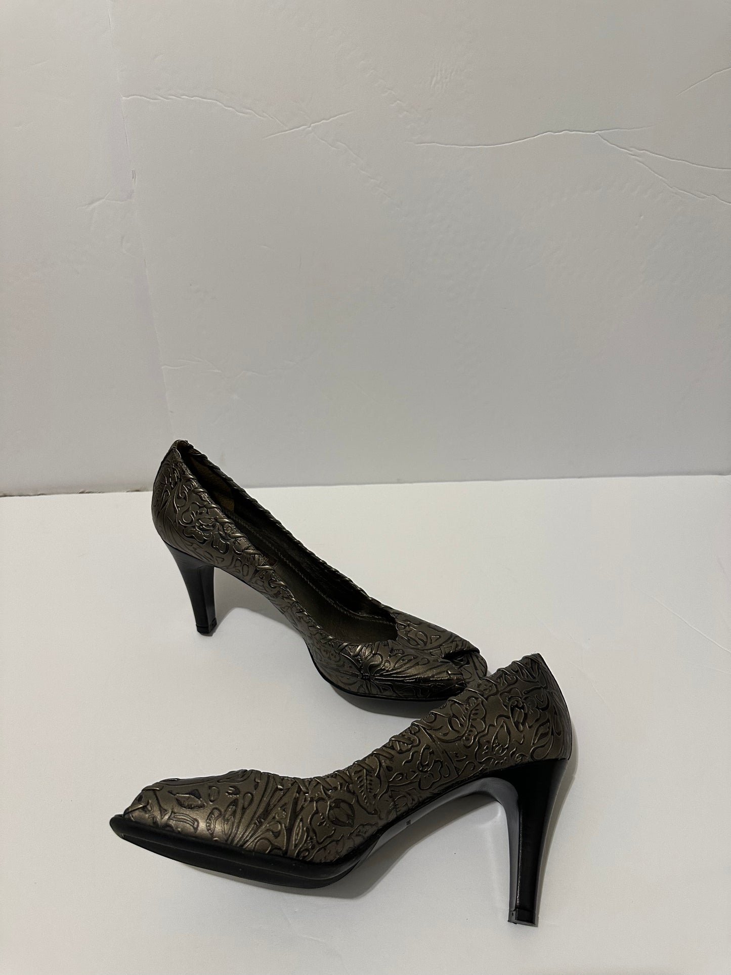 Jessica Simpson Leather Heels