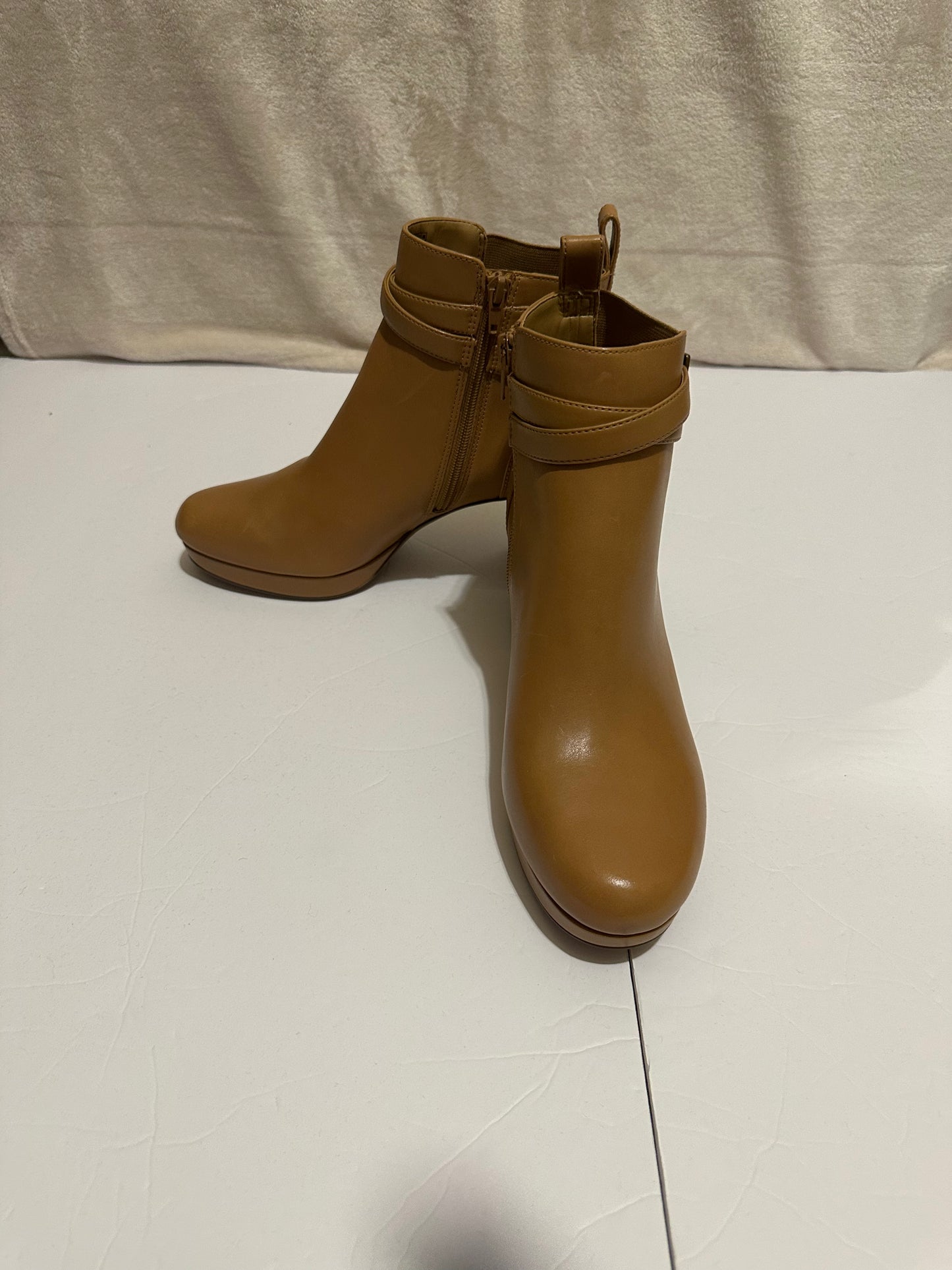 Ladies Vionic Tan Boots